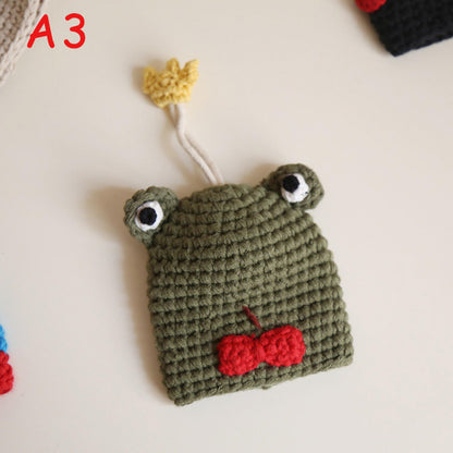 Handmade Crochet Cartoon Key Pouch, Cute Knitted Key Cover Case, Handwoven Key Protector, Bag Charm Pendant, Keychain Gift for Women