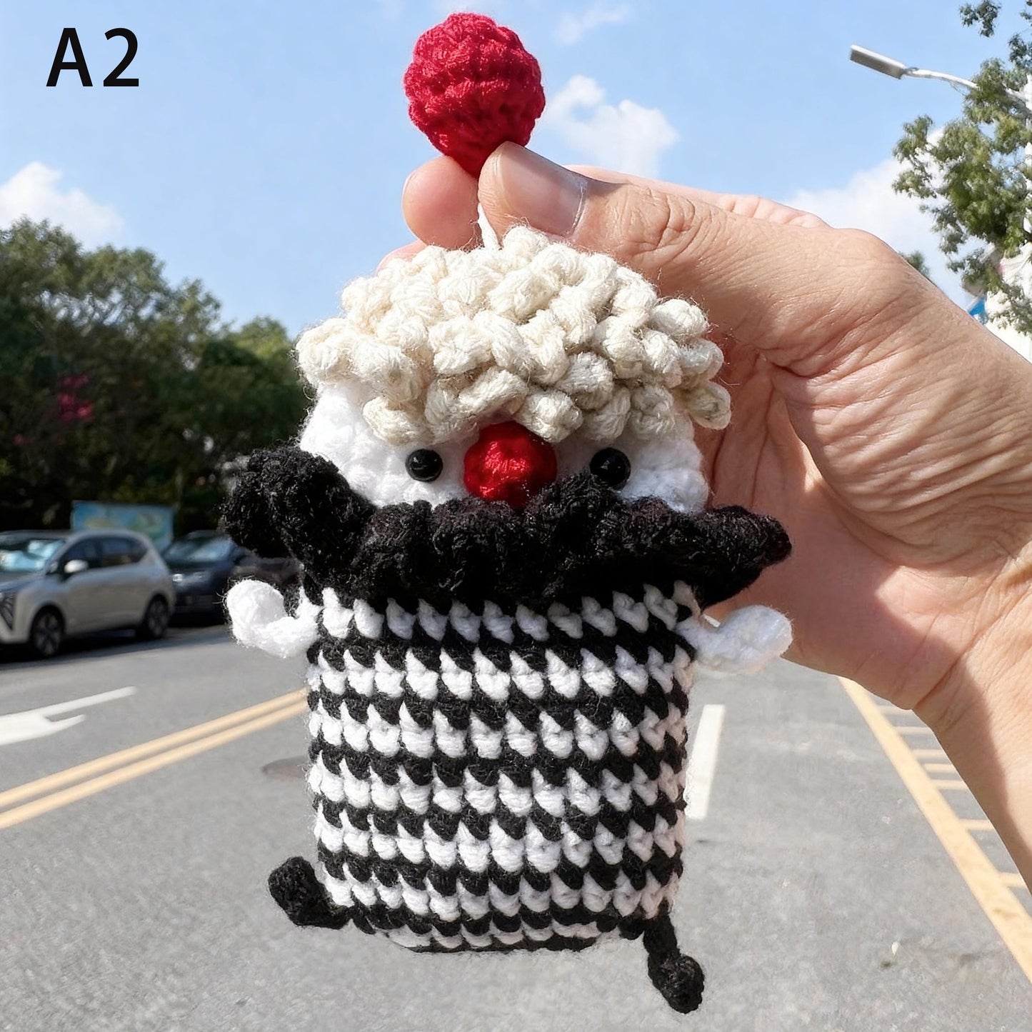 Handmade Crochet Sausage Lips Key Cover, Cute Ugly Keychain, Pull String Key Protector, Amigurumi Bag Charm, Funny Gift for Her Him